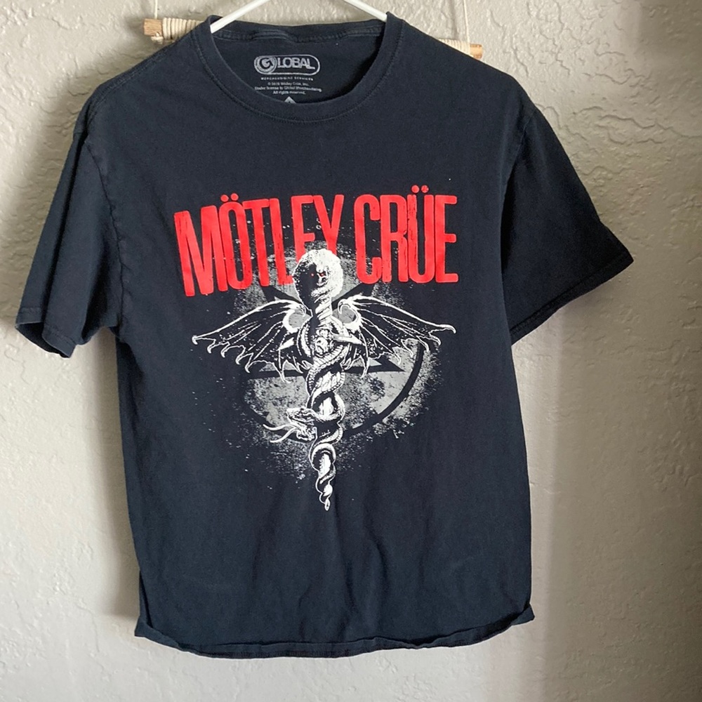 Mens t shirt